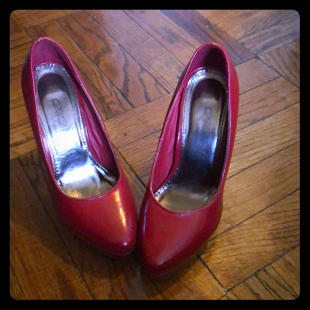 Fire red heel day to night